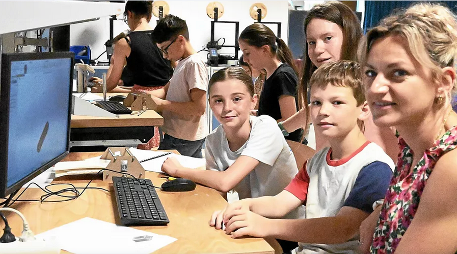 À Morlaix, lycéens et écoliers collaborent sur des presses à gravure 3D